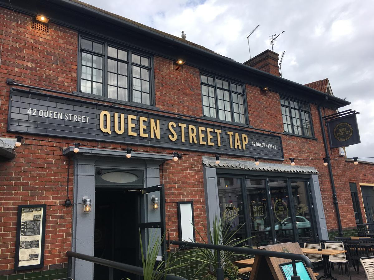 Queen Street Tap Дил Экстерьер фото